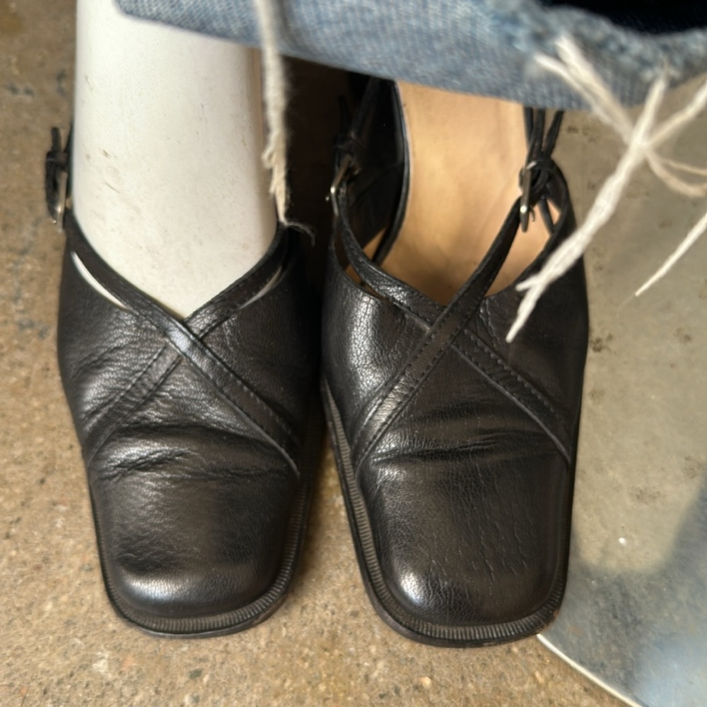 Costume National All Genuine Leather 2.5”Heel sling backs 39 sz - Picture 3 of 11